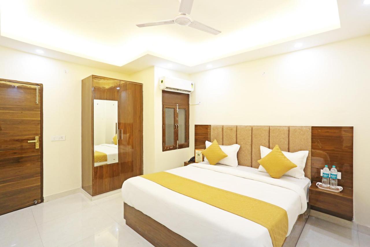 Vijay Palace - Near Delhi Airport Guest house *