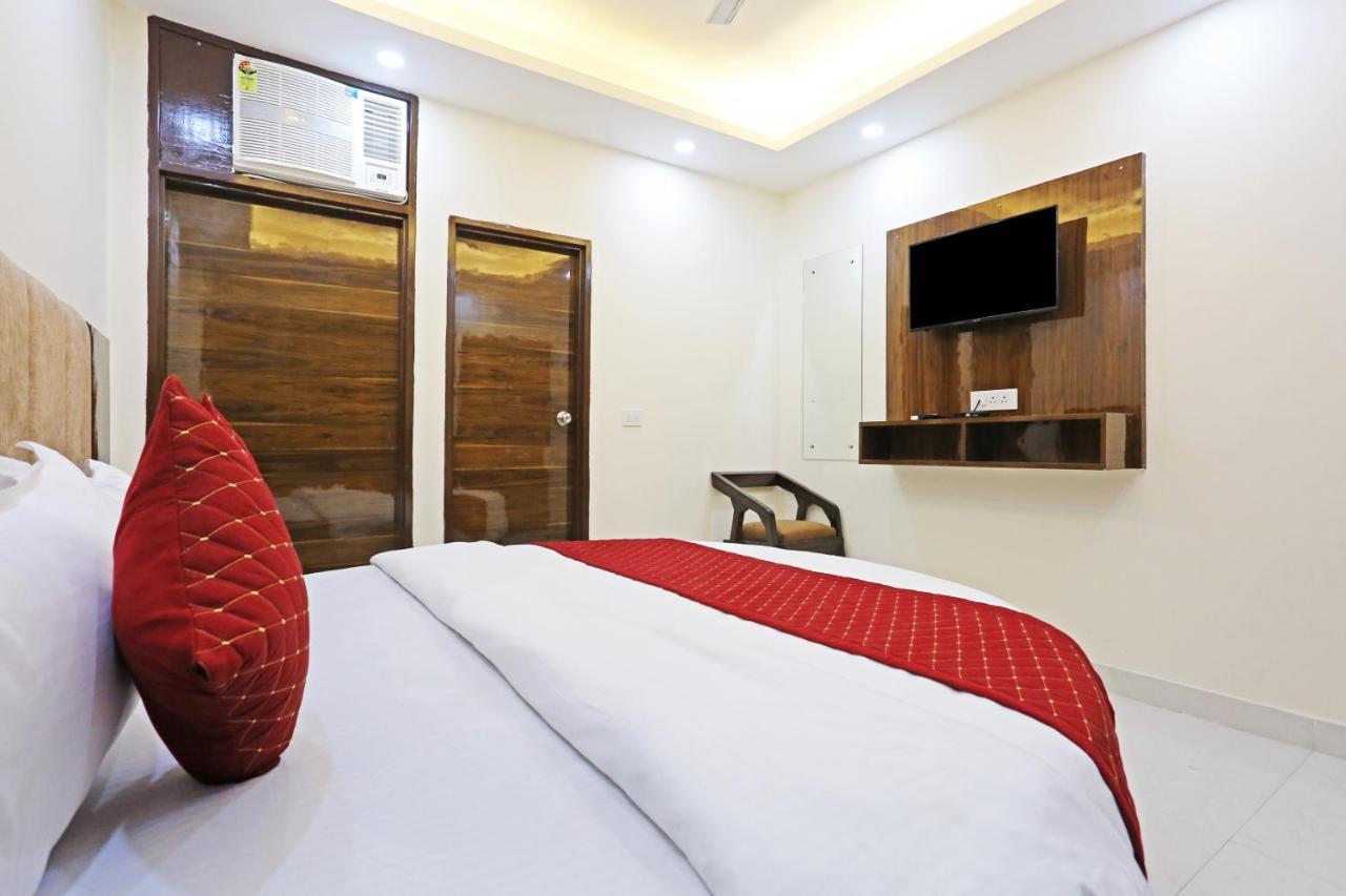 Vijay Palace - Near Delhi Airport * New Delhi