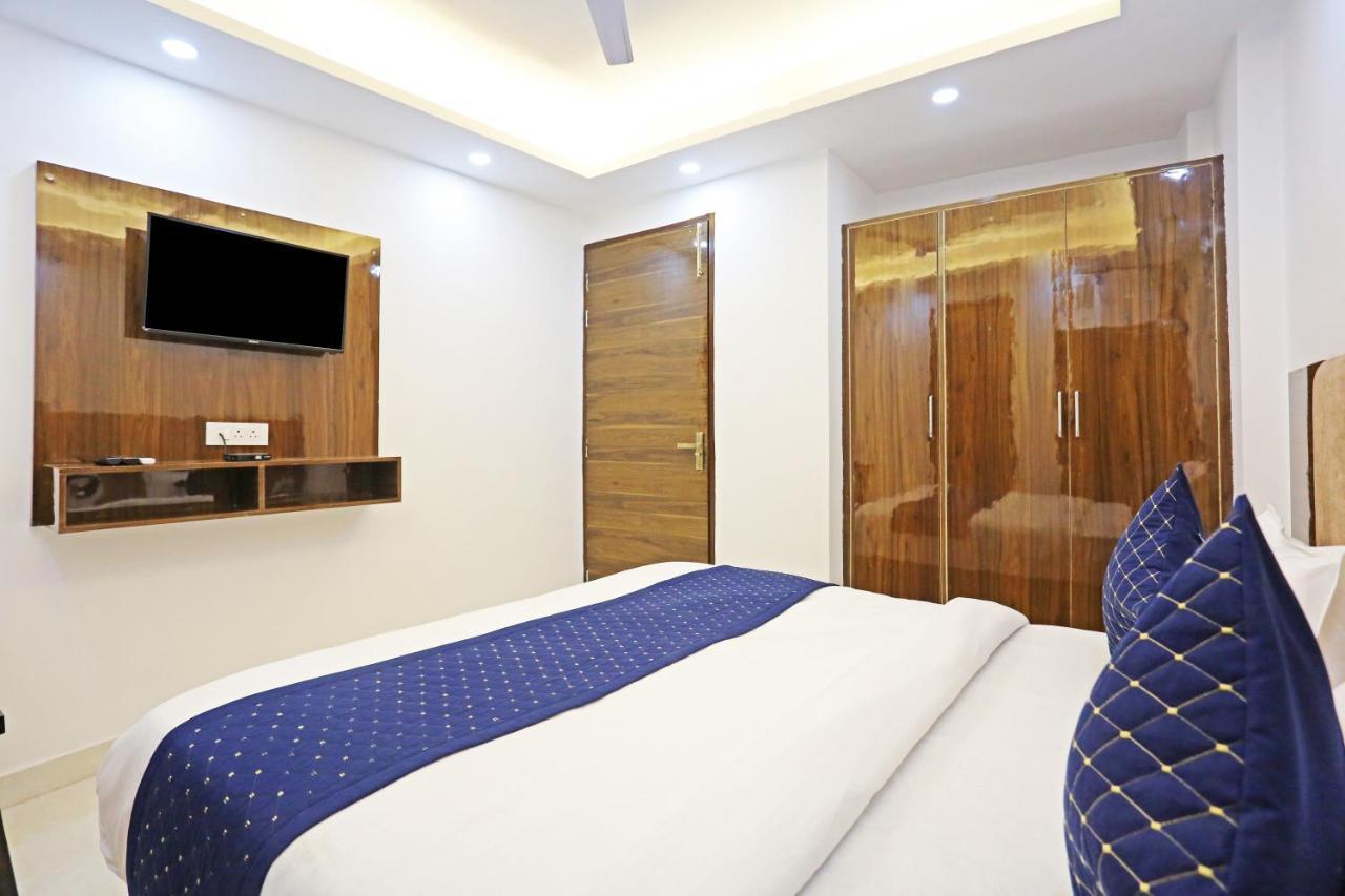 Vijay Palace - Near Delhi Airport * New Delhi