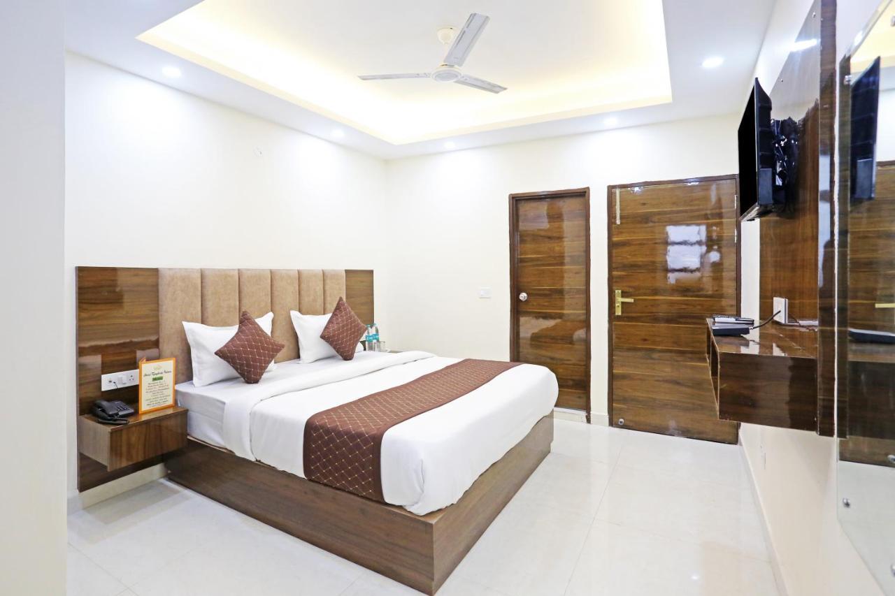 Vijay Palace - Near Delhi Airport New Delhi
